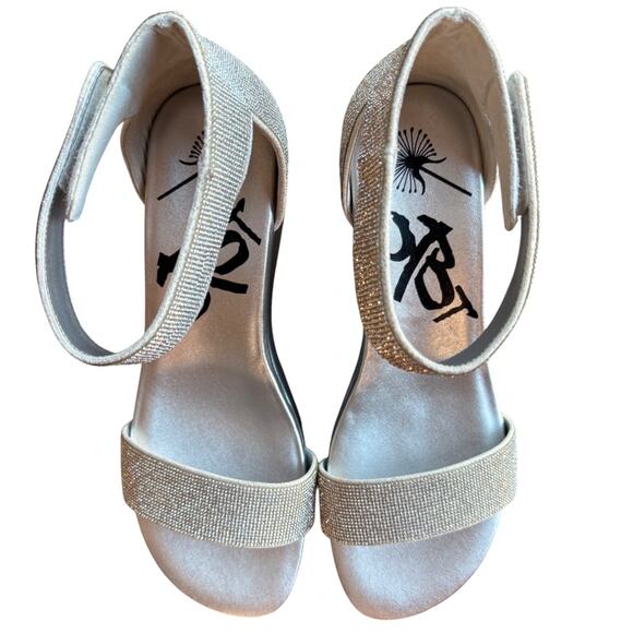 OTBT Status Wedge Rhinestone Covered Metallic Silver Platform Sandals size 9.5 - Picture 5 of 16